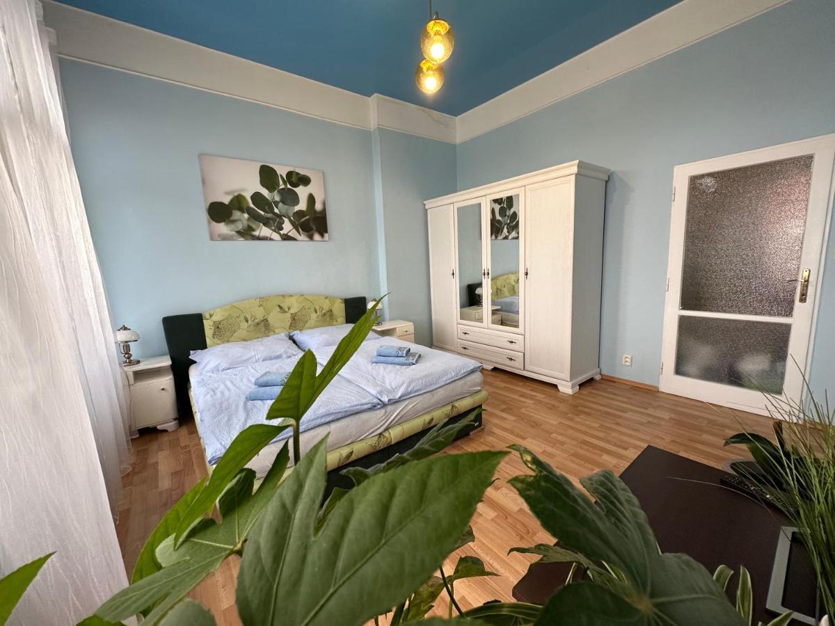 Ferienwohnung Svahova 986/6 Karlsbad Exterior foto